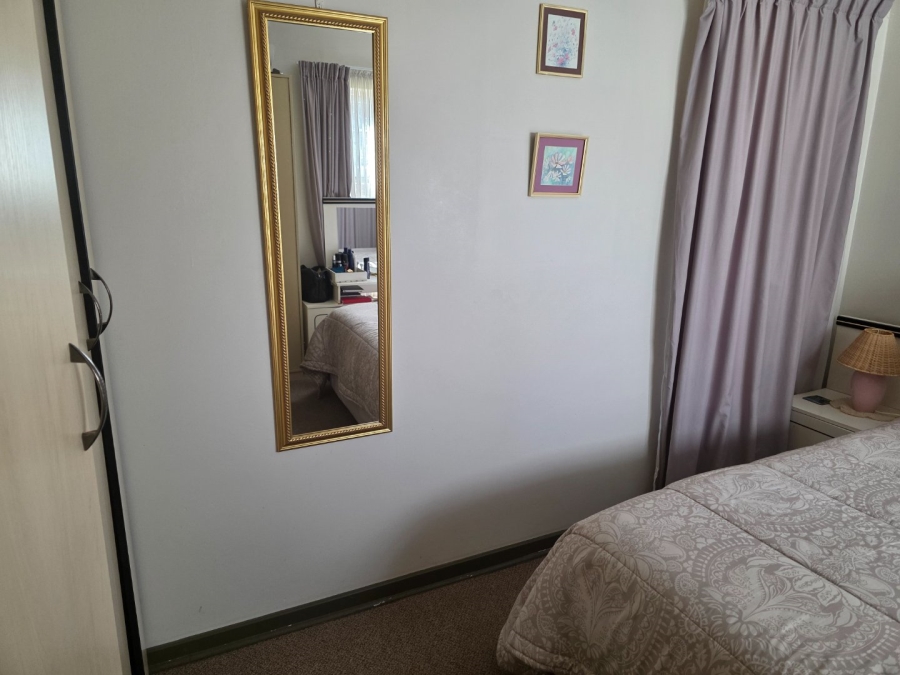 2 Bedroom Property for Sale in Langenhovenpark Free State